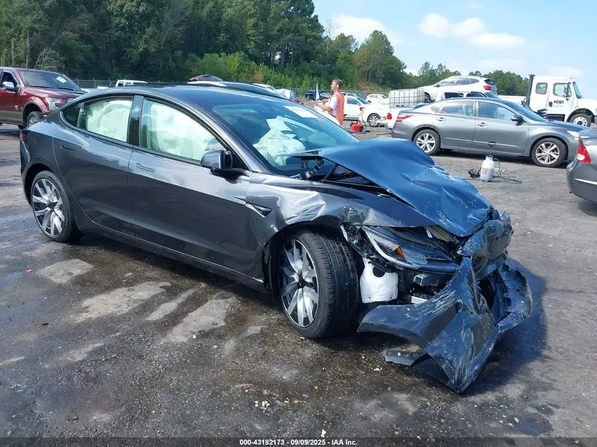 Tesla Model 3 Long Range Rear-Wheel Drive 2025