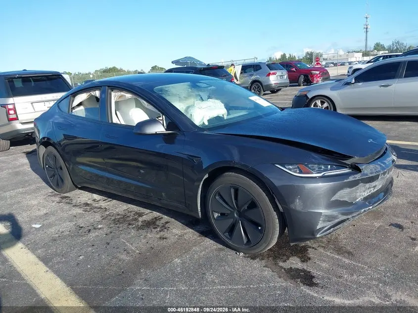 Tesla Model 3 Long Range Rear-Wheel Drive/Standard Rear-Wheel Drive 2025