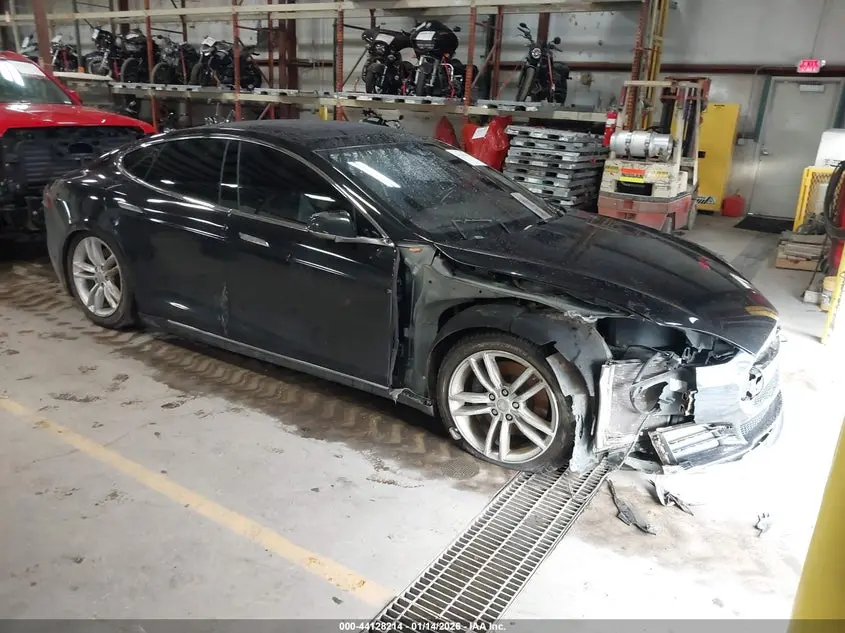 Tesla Model S 2015