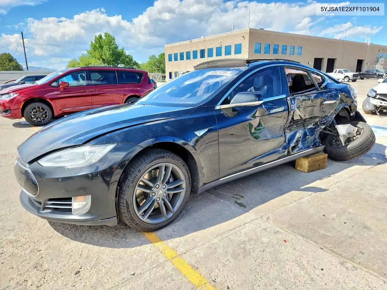 Tesla Model S 2015