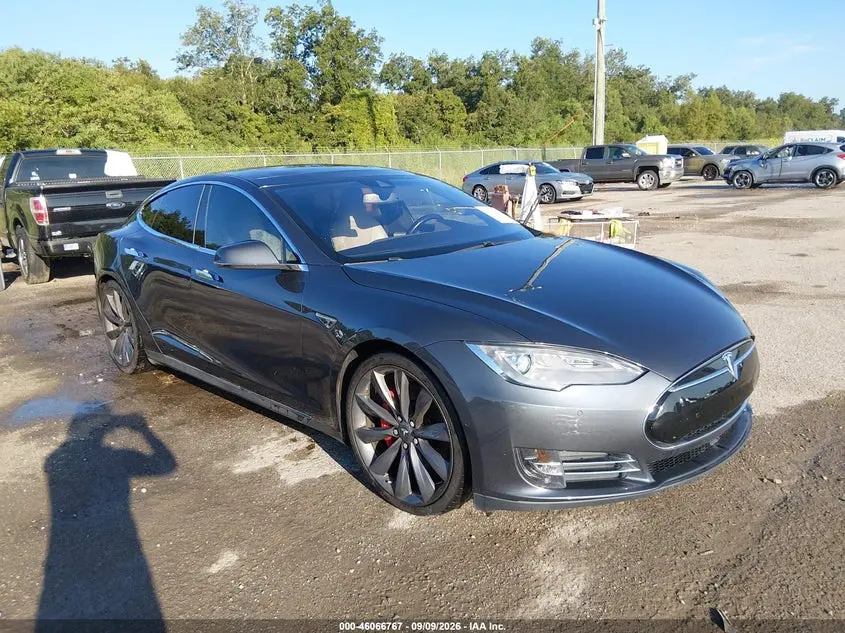 Tesla Model S 85D/P85D 2015