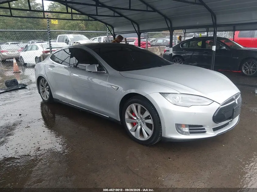 Tesla Model S 2015