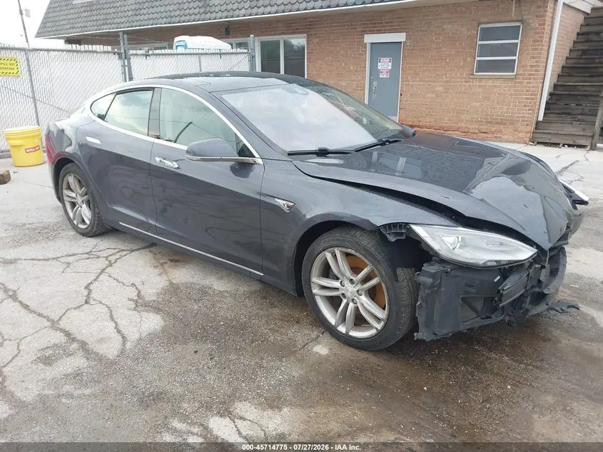 Tesla Model S 2015