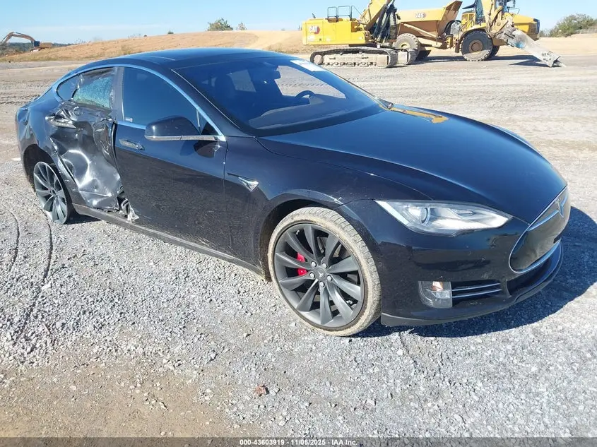 Tesla Model S 85D/P85D 2015