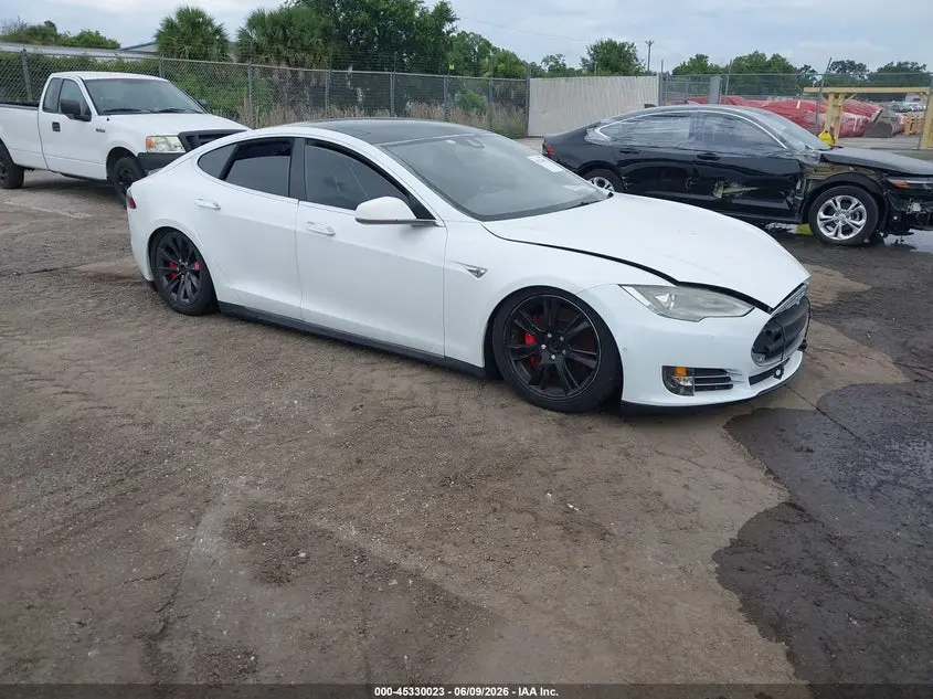 Tesla Model S 85D/P85D 2015