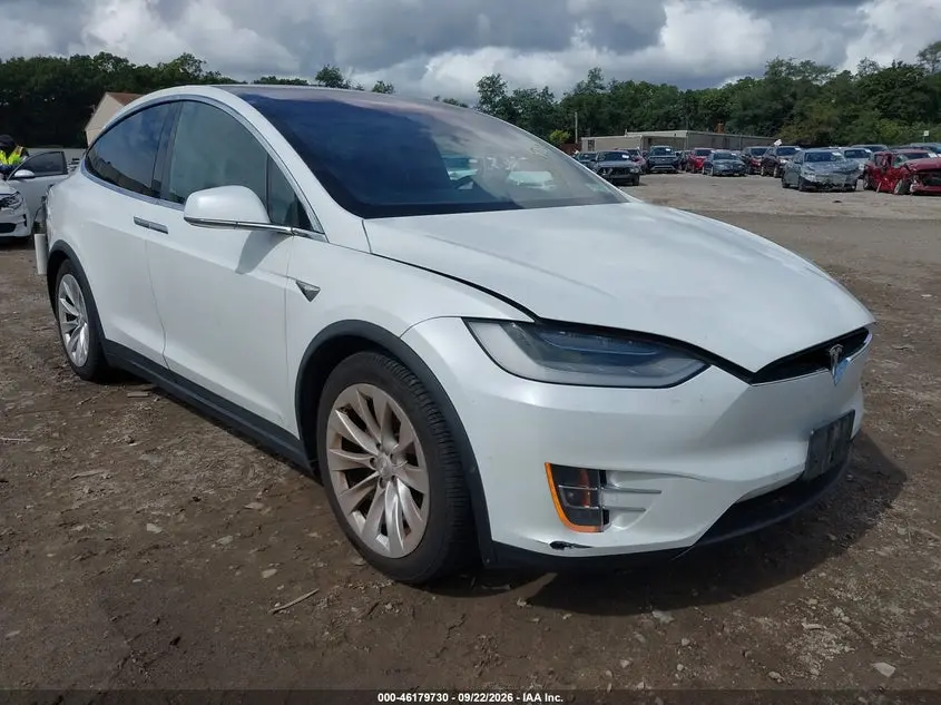 Tesla Model X Long Range Dual Motor All-Wheel Drive/Long Range Plus Dual Motor All-Wheel Drive 2020