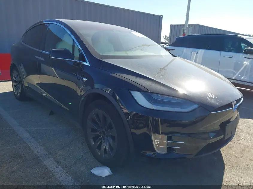 Tesla Model X 2020