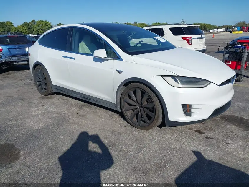 Tesla Model X 2020