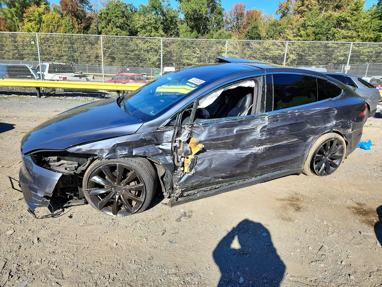 Tesla Model X 2020