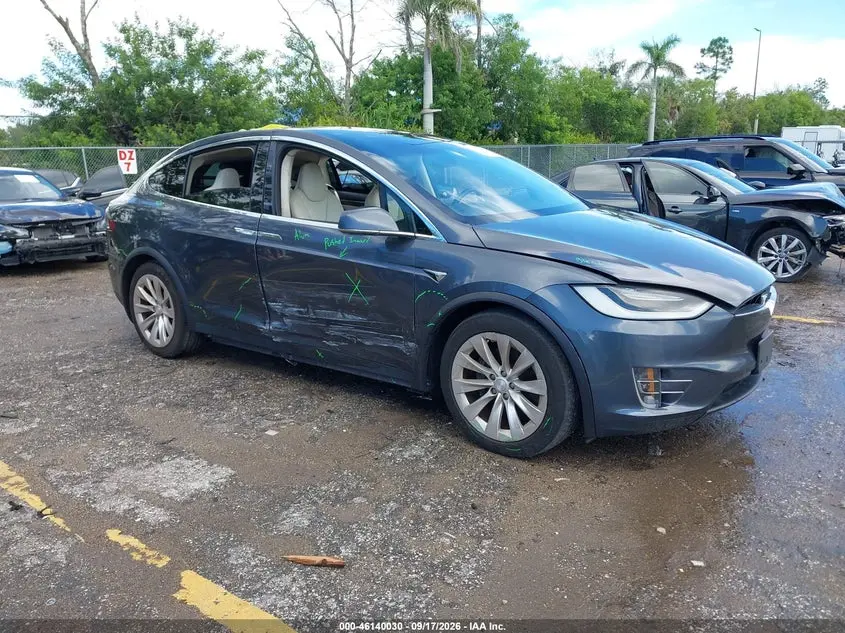 Tesla Model X 2018
