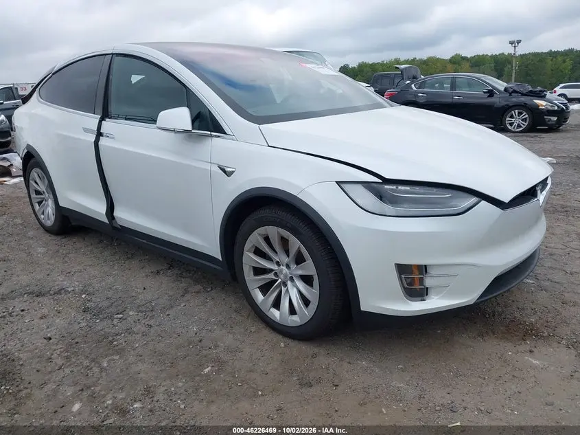 Tesla Model X Long Range Dual Motor All-Wheel Drive/Long Range Plus Dual Motor All-Wheel Drive 2021