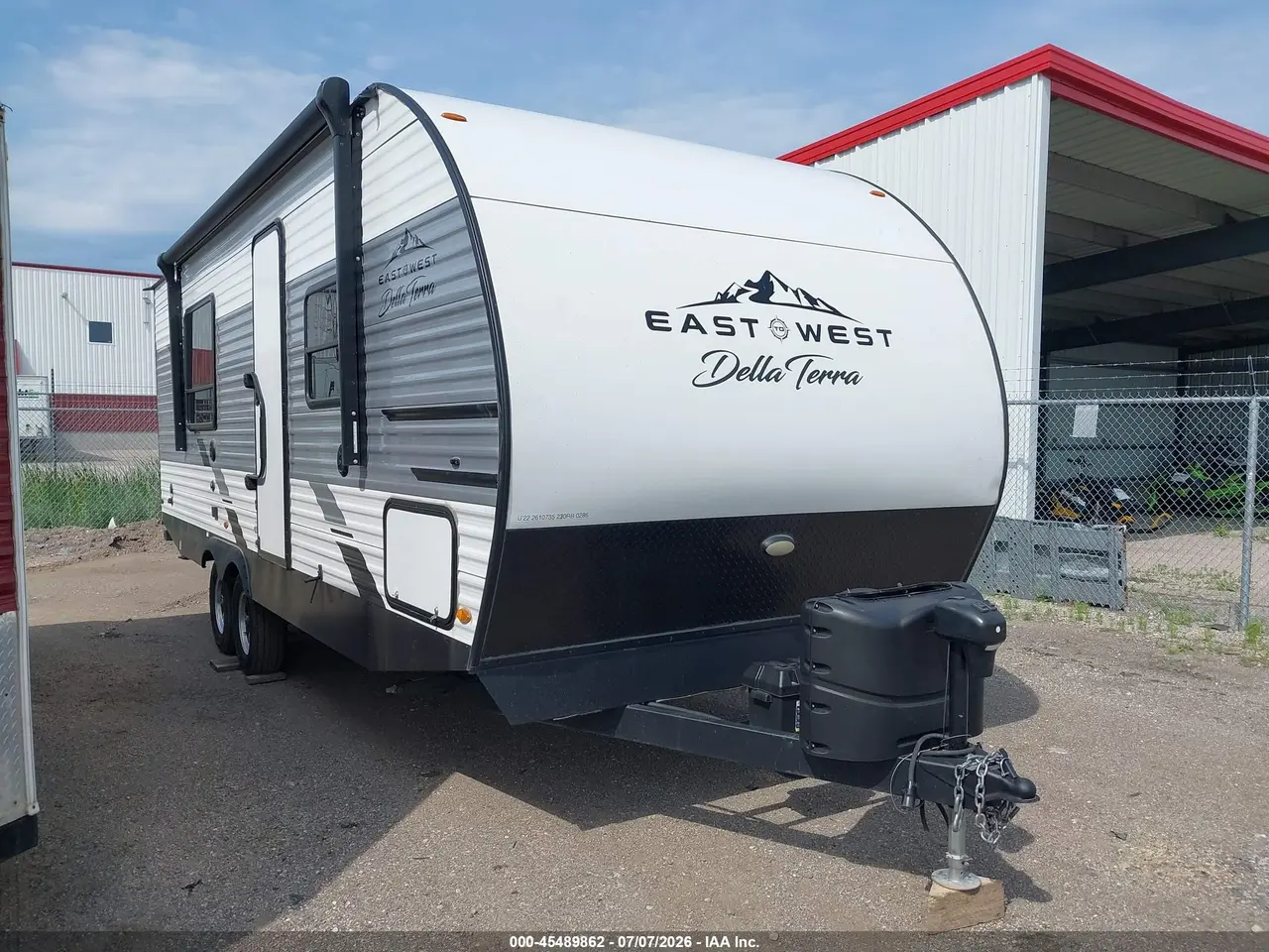East To West Della Terra 2022