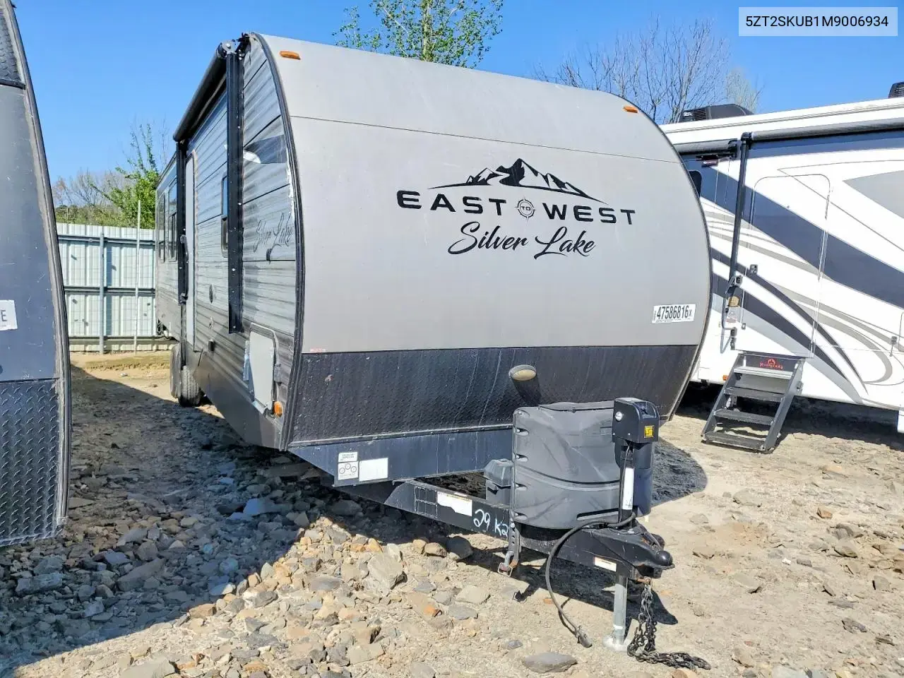 East To West Silver Lake Camper 2022