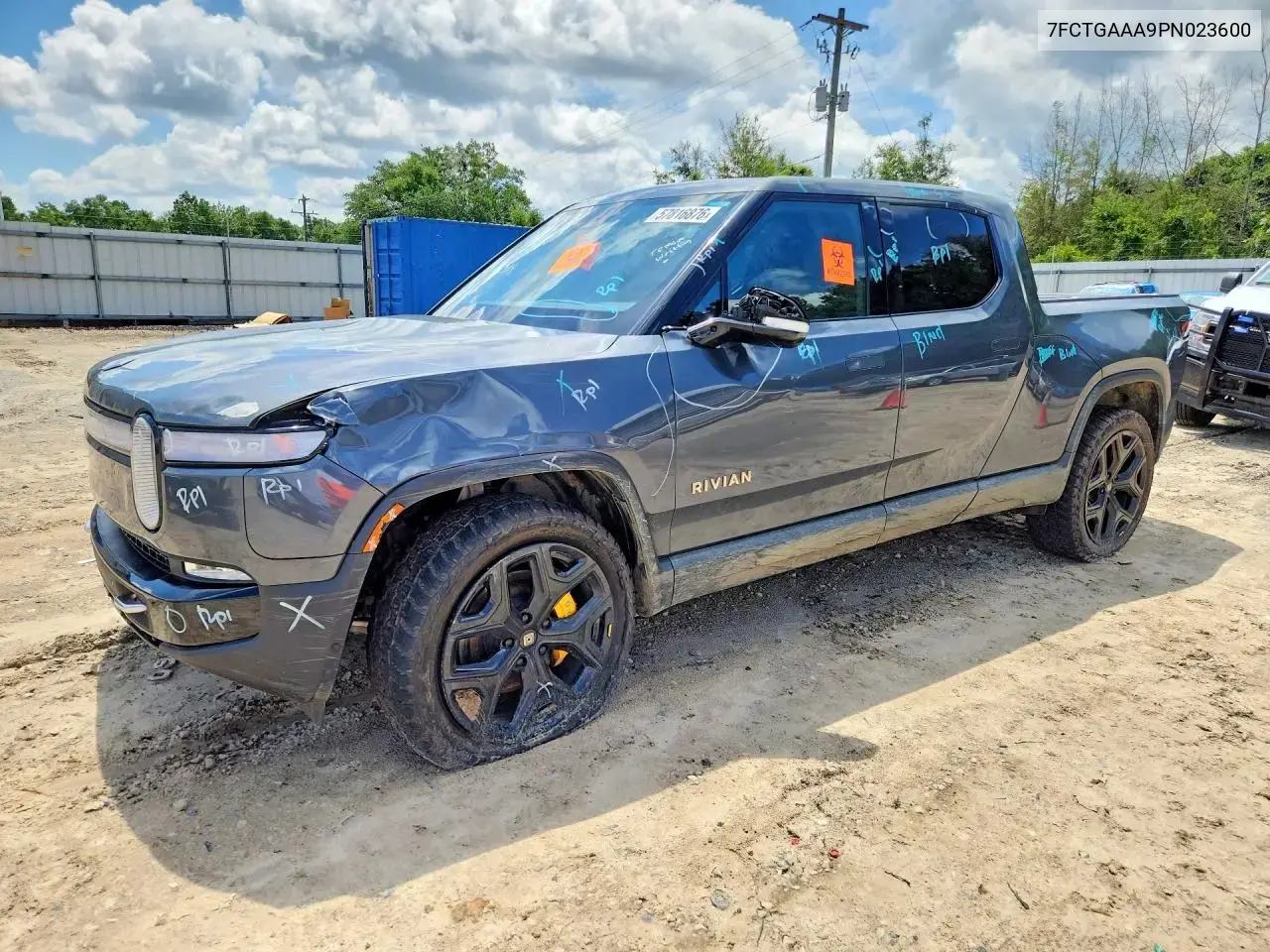 Rivian R1T Adventure 2023