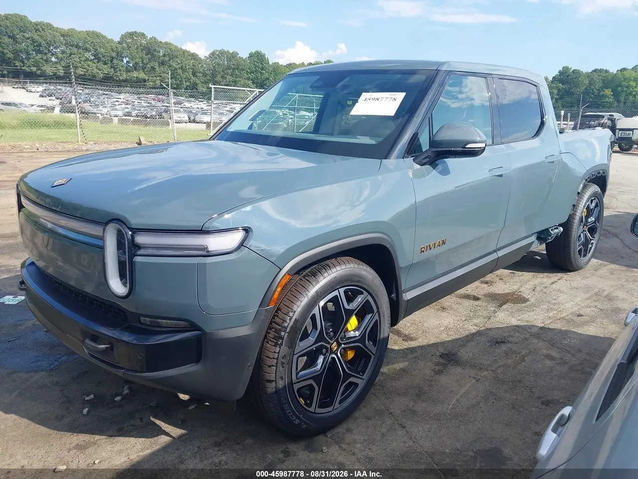 Rivian R1T Tri Motor Max Pack 2026