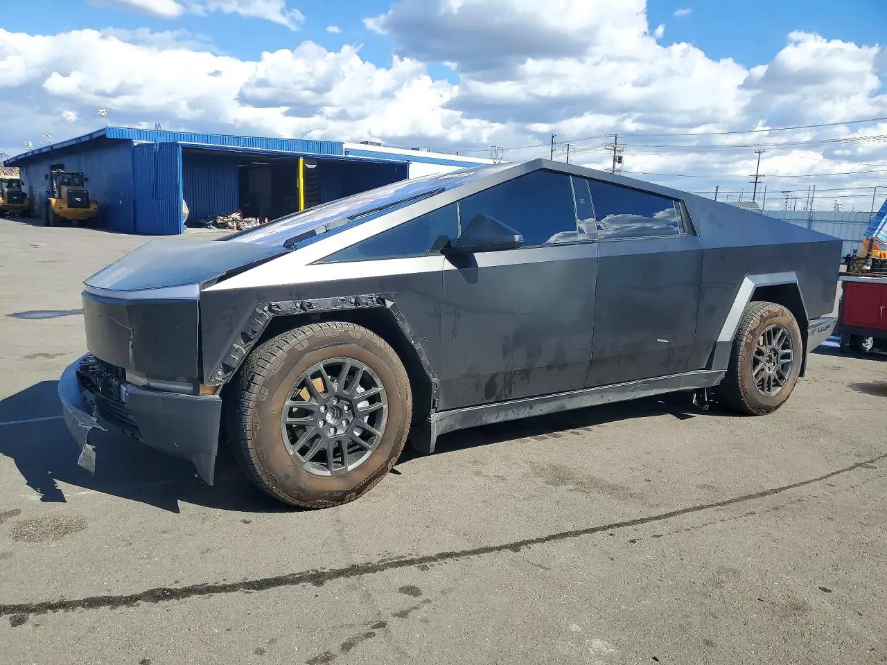 Tesla Cybertruck 2026