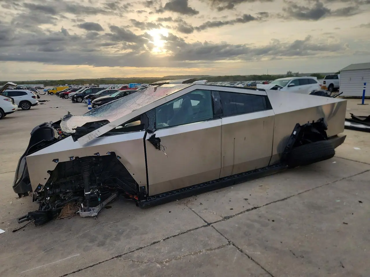 Tesla Cybertruck 2026