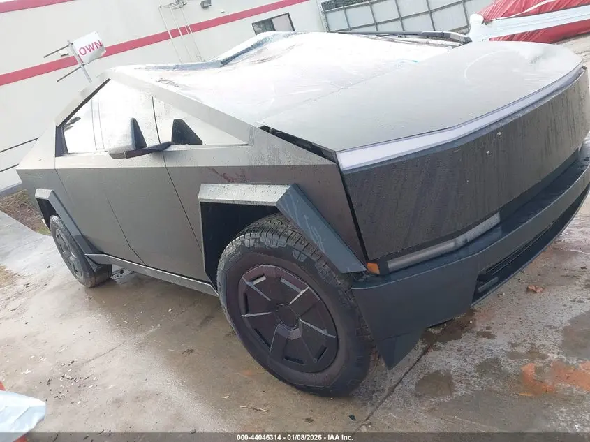 Tesla Cybertruck All-Wheel Drive 2025