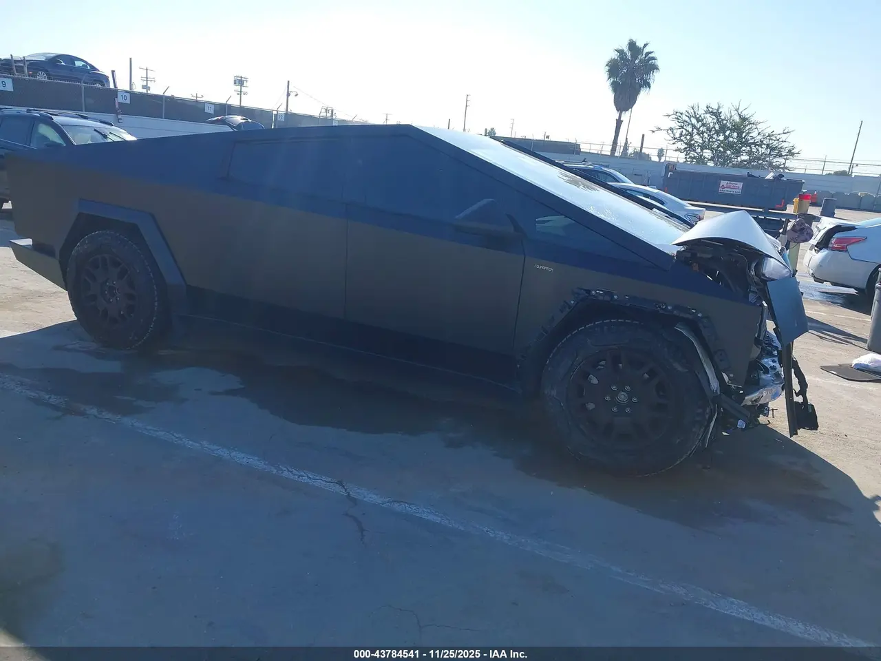 Tesla Cybertruck All-Wheel Drive 2024