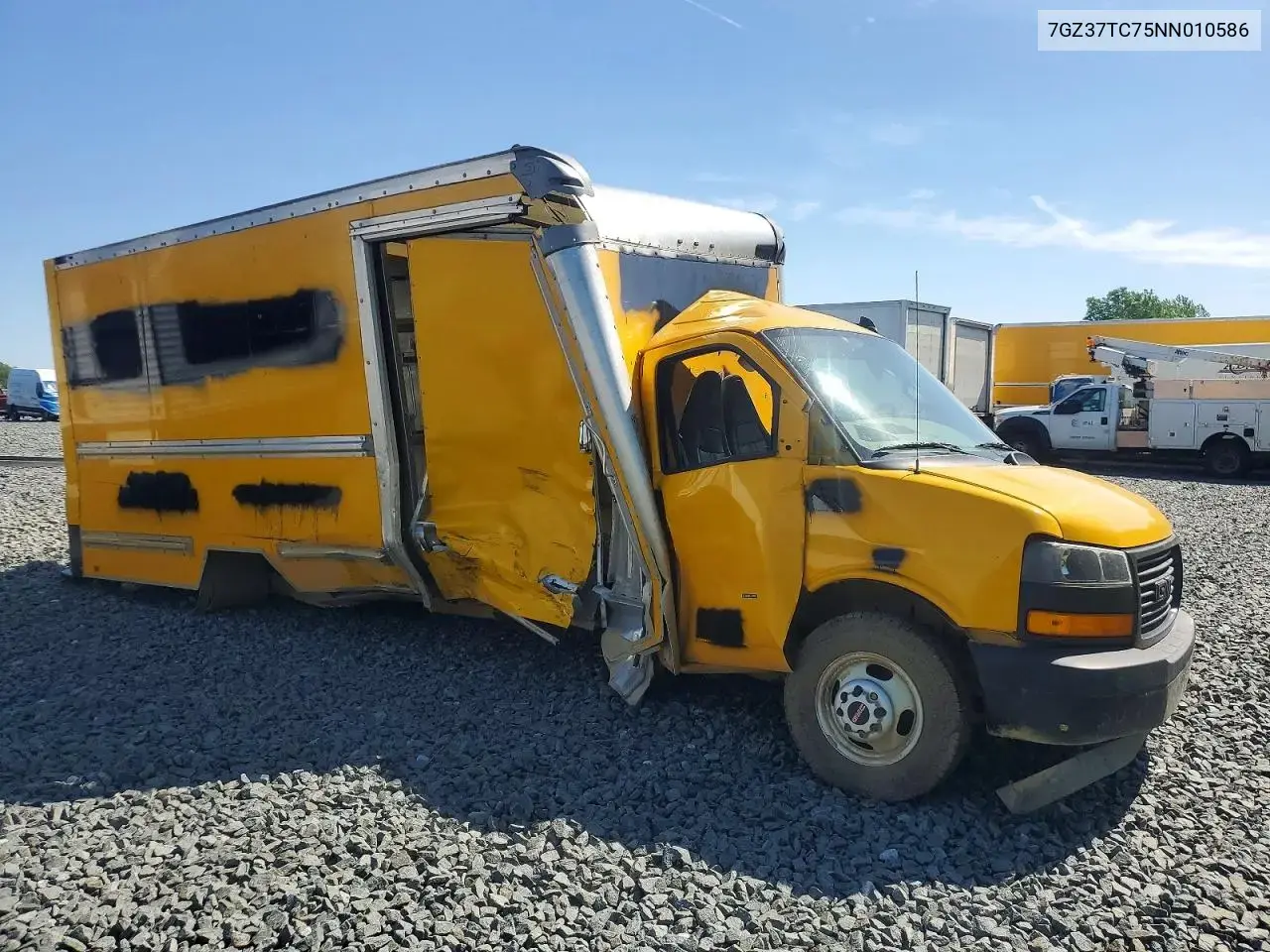 GMC Savana Box Truck 2022