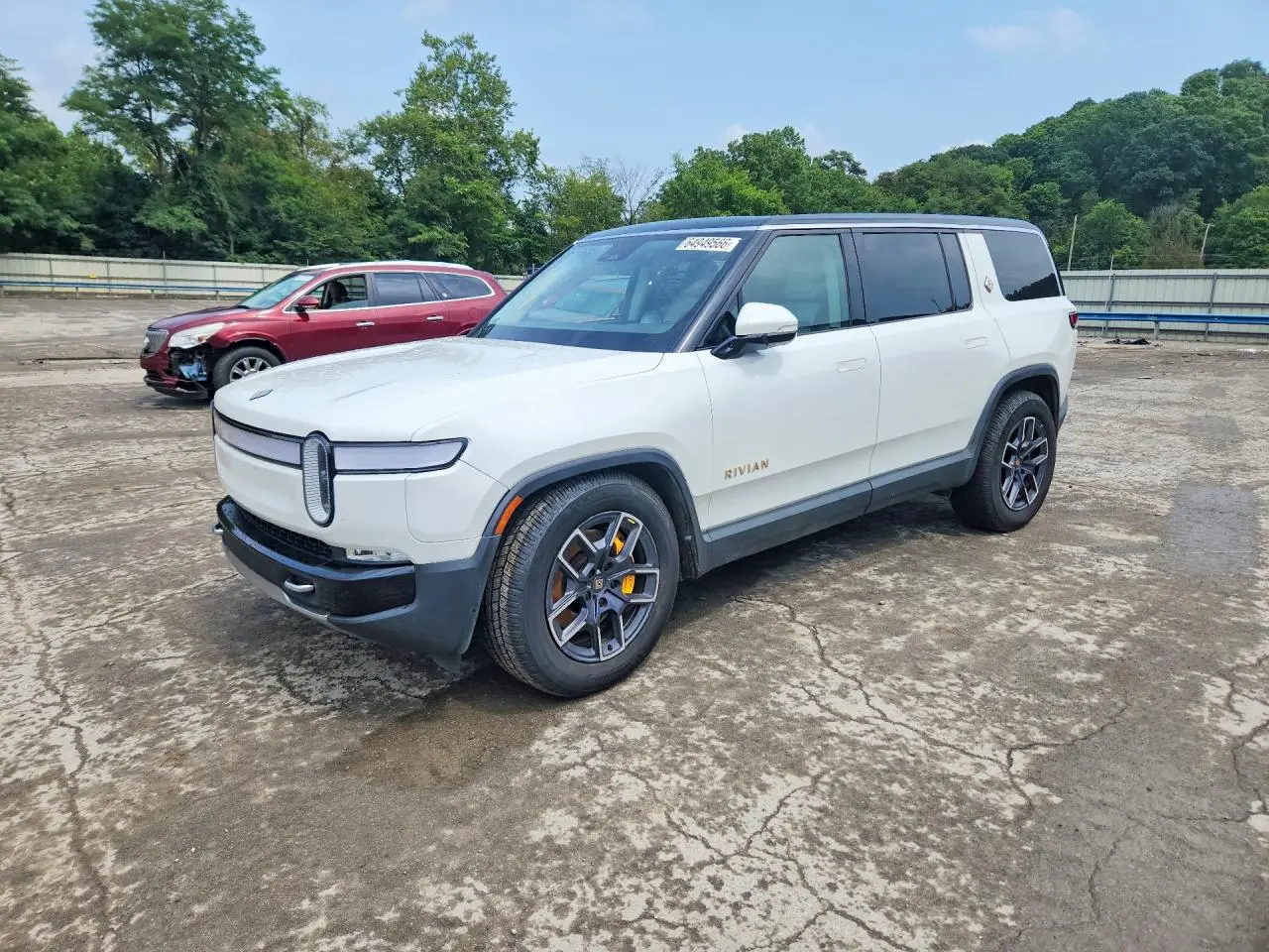 Rivian R1S Adventure 2023