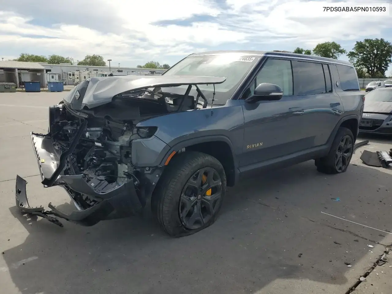 Rivian R1S Adventure 2023