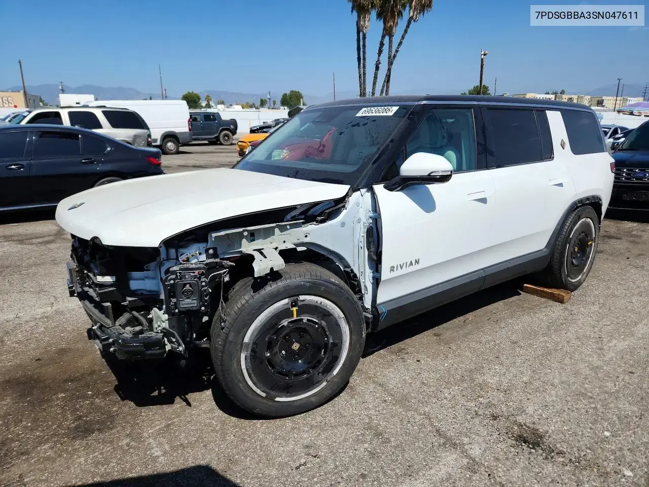 Rivian R1S Adventure 2025