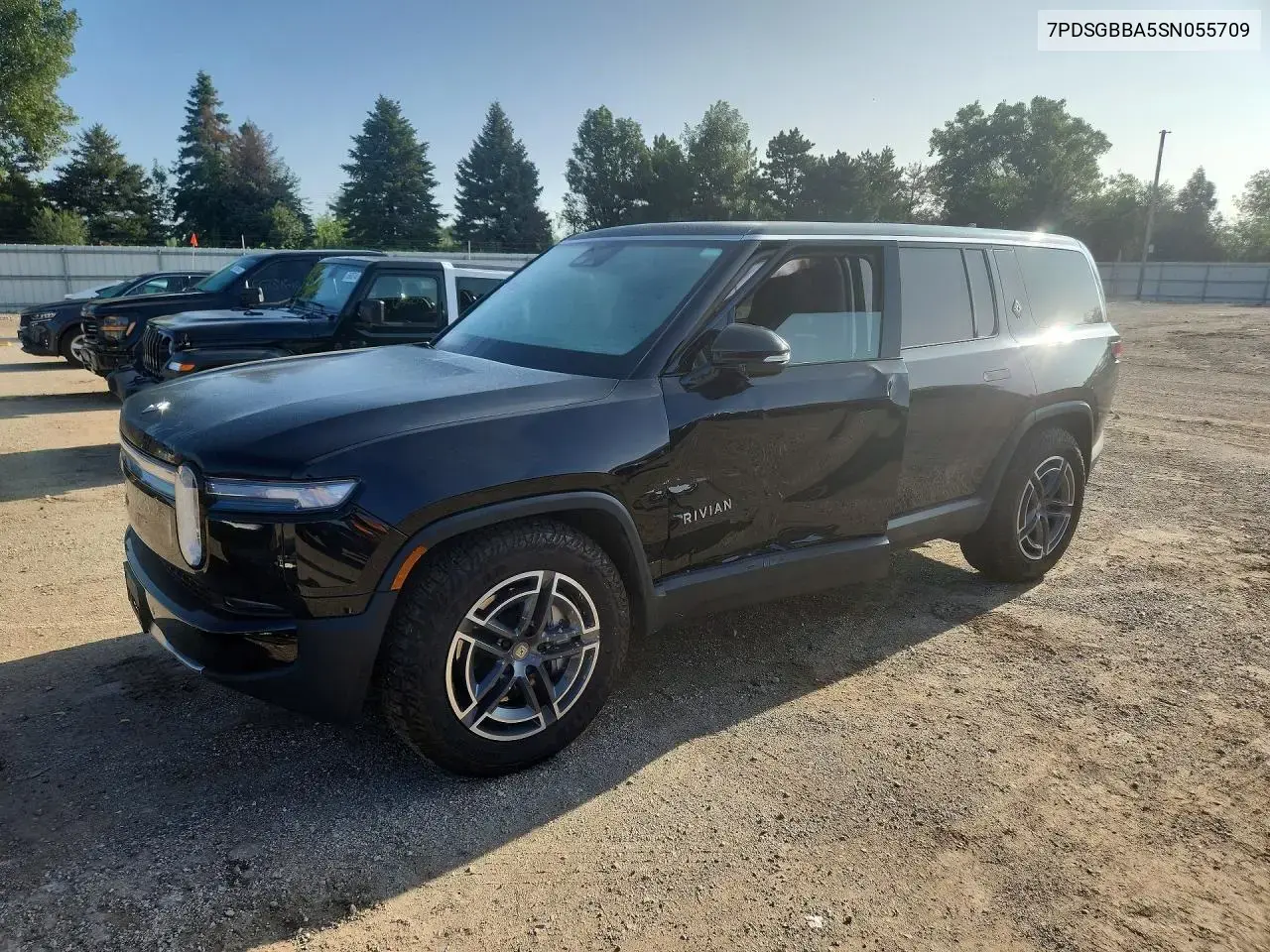 Rivian R1S Adventure 2025