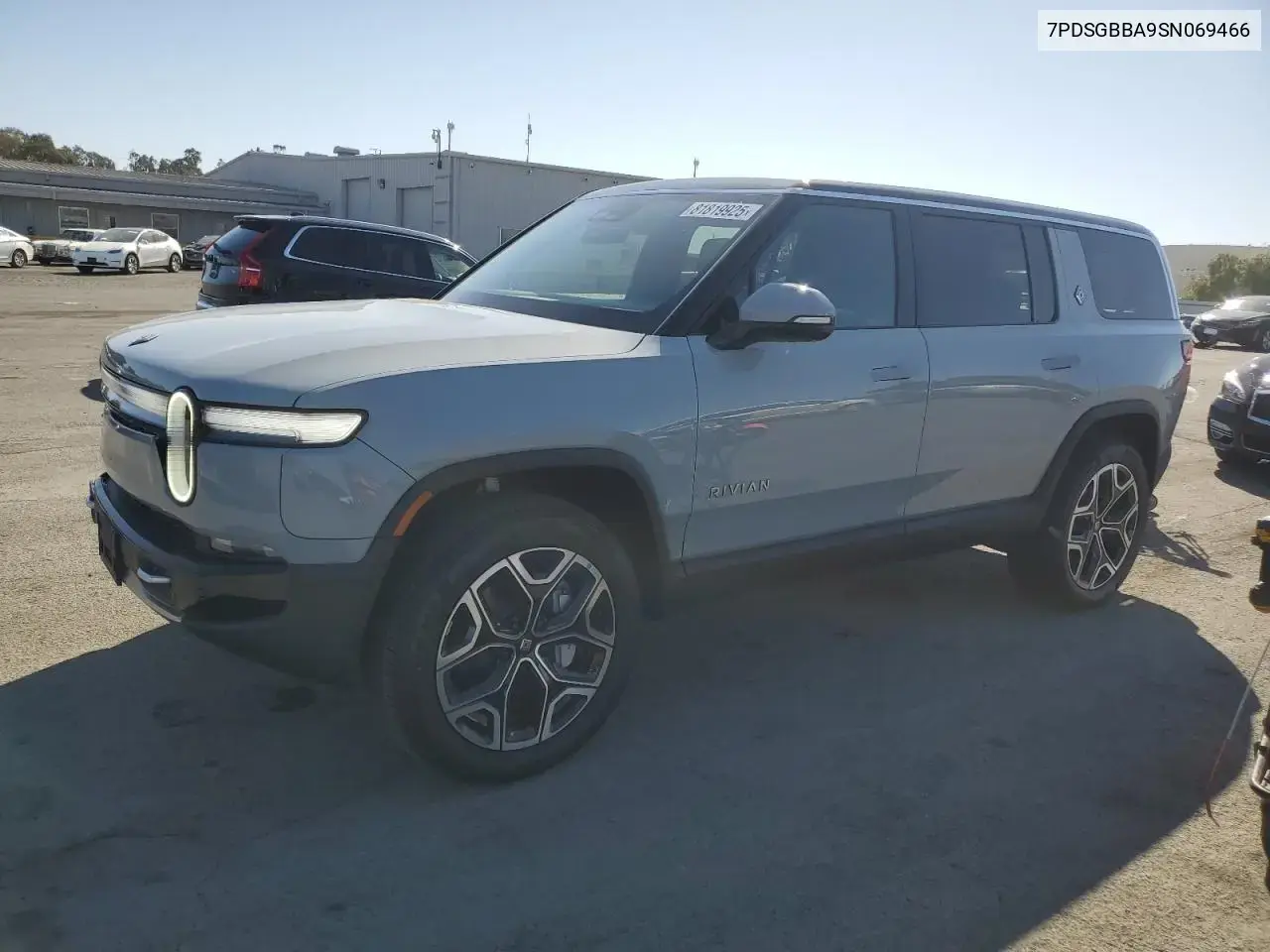 Rivian R1S Adventure 2025