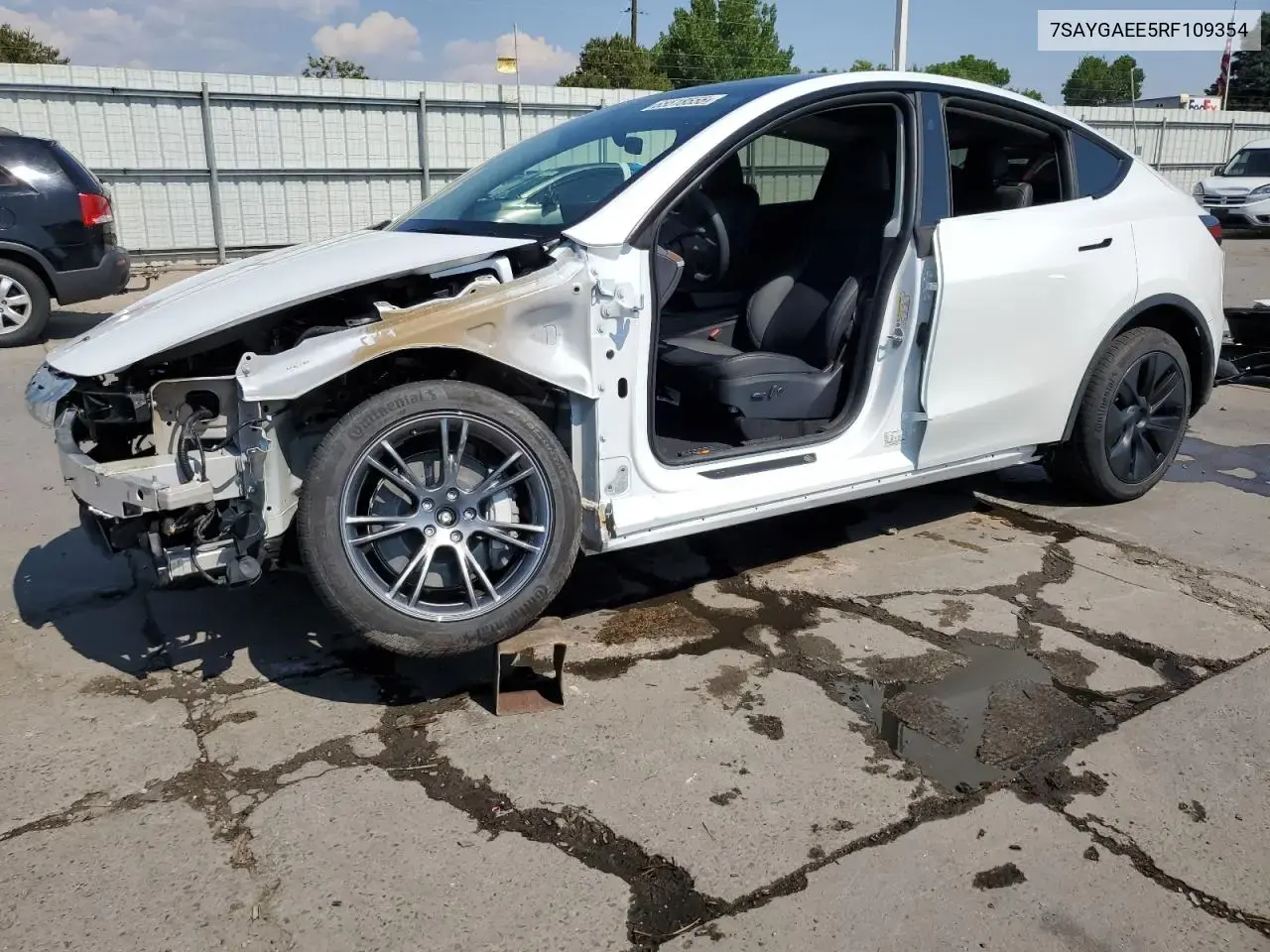 Tesla Model Y 2024