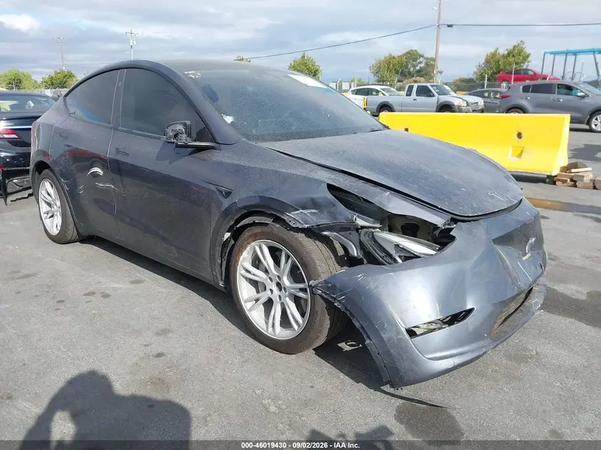 Tesla Model Y Awd/Long Range Dual Motor All-Wheel Drive 2023
