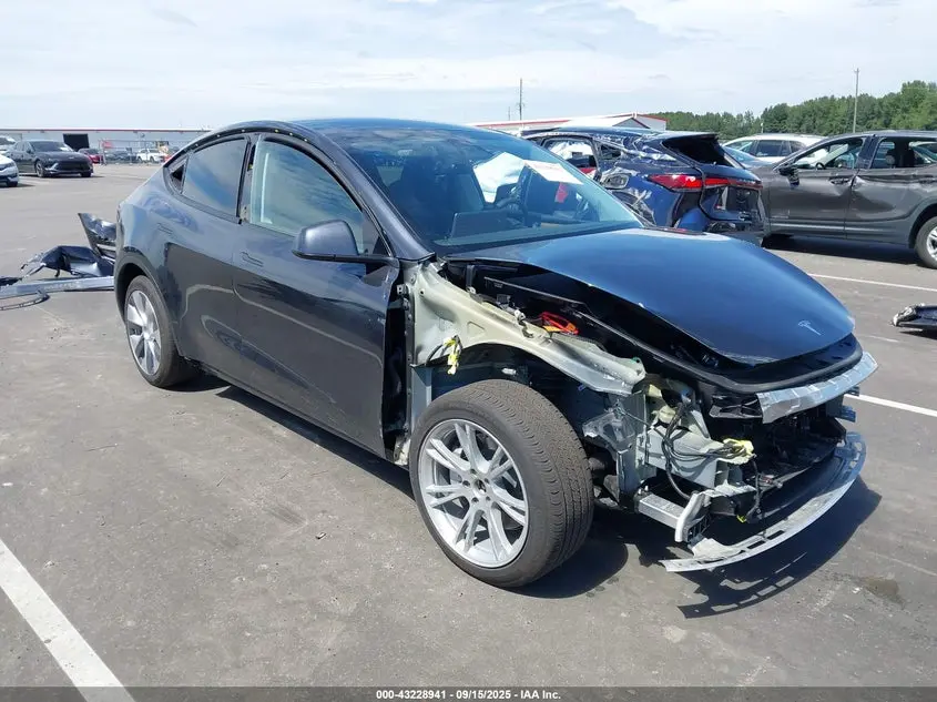 Tesla Model Y Long Range Dual Motor All-Wheel Drive 2024