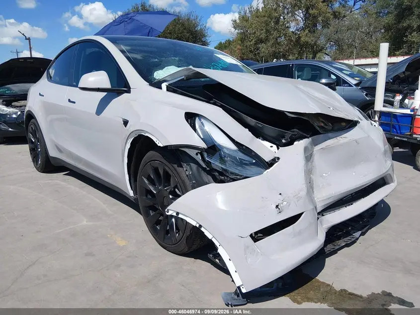 Tesla Model Y Awd/Long Range Dual Motor All-Wheel Drive 2023