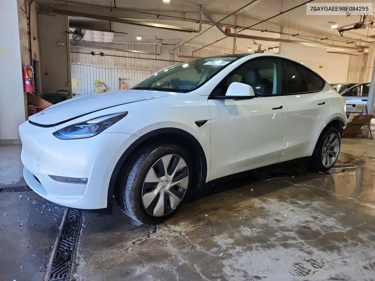 Tesla Model Y 2024