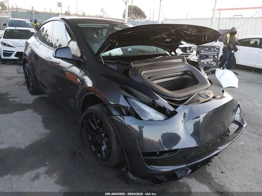 Tesla Model Y Long Range Dual Motor All-Wheel Drive 2025