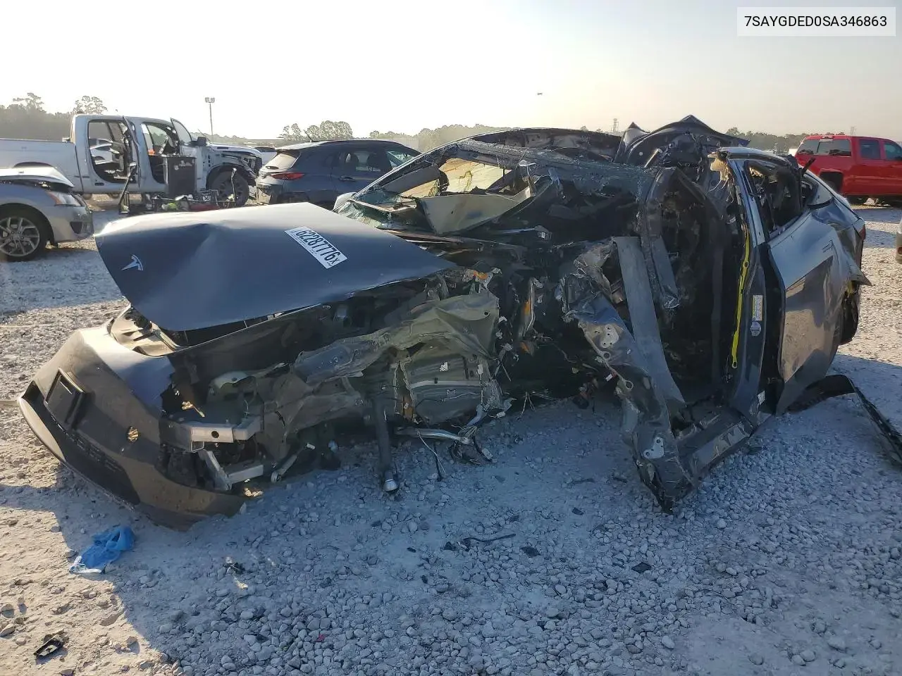 Tesla Model Y 2025