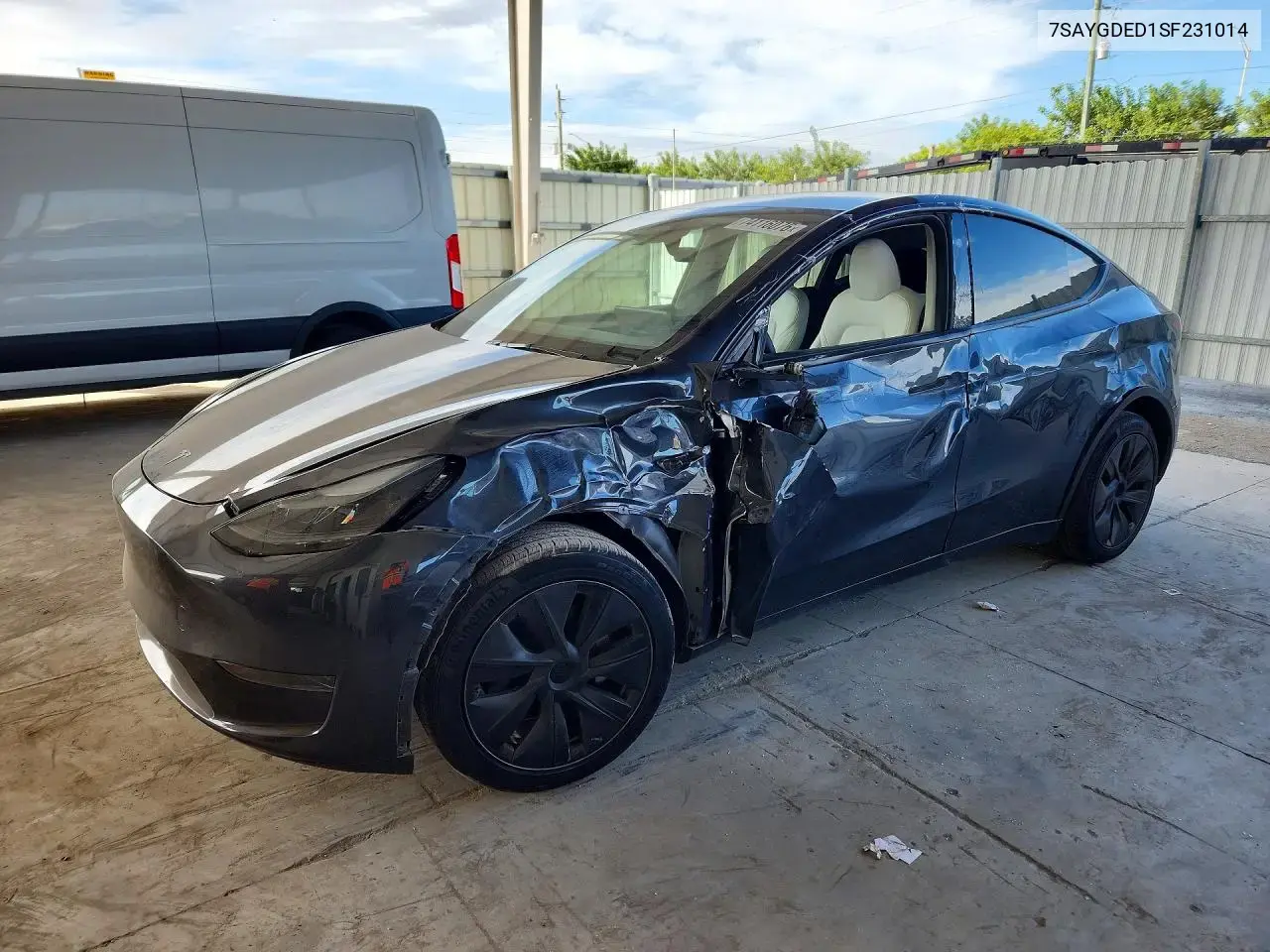 Tesla Model Y 2025