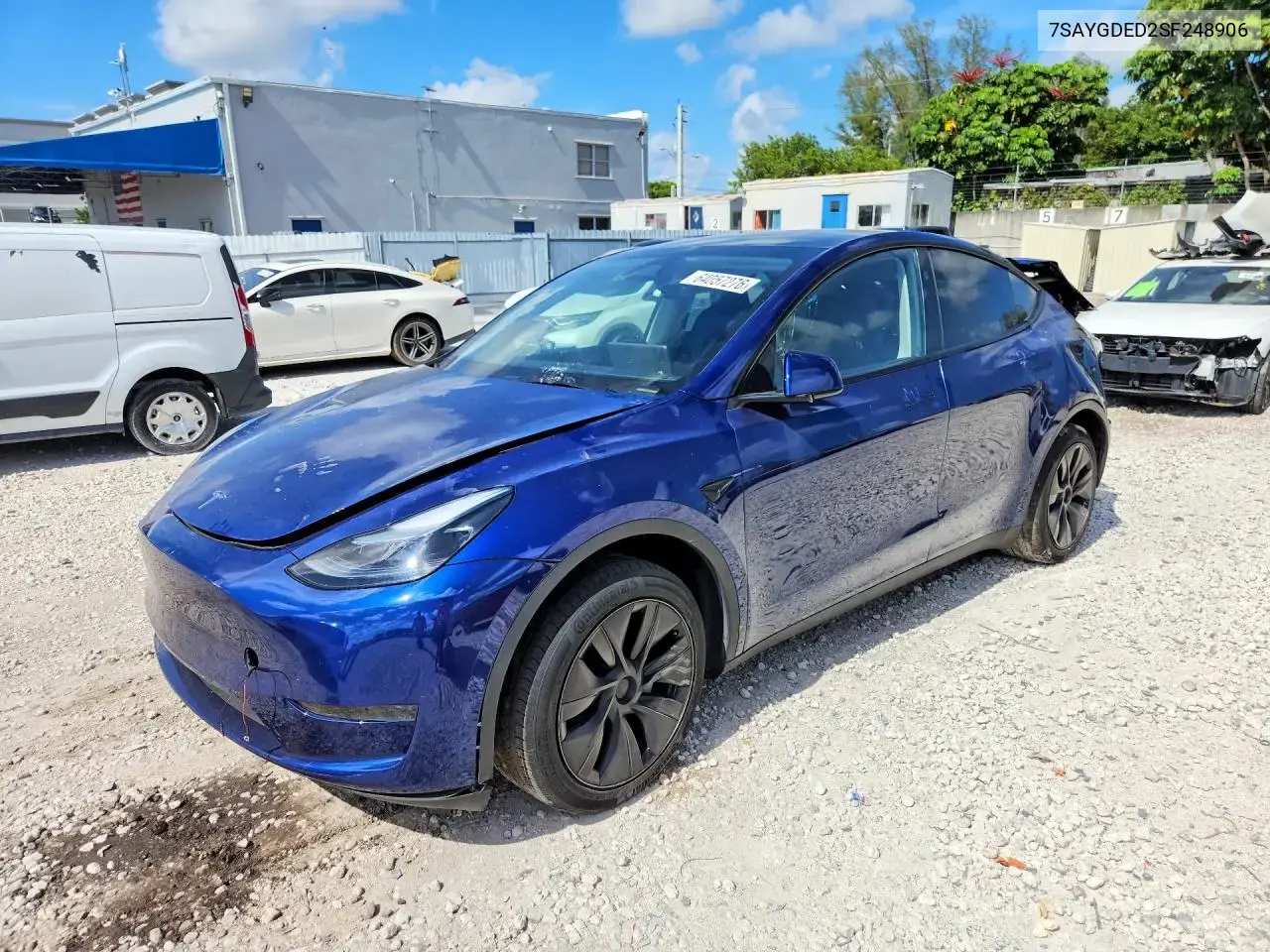 Tesla Model Y 2025