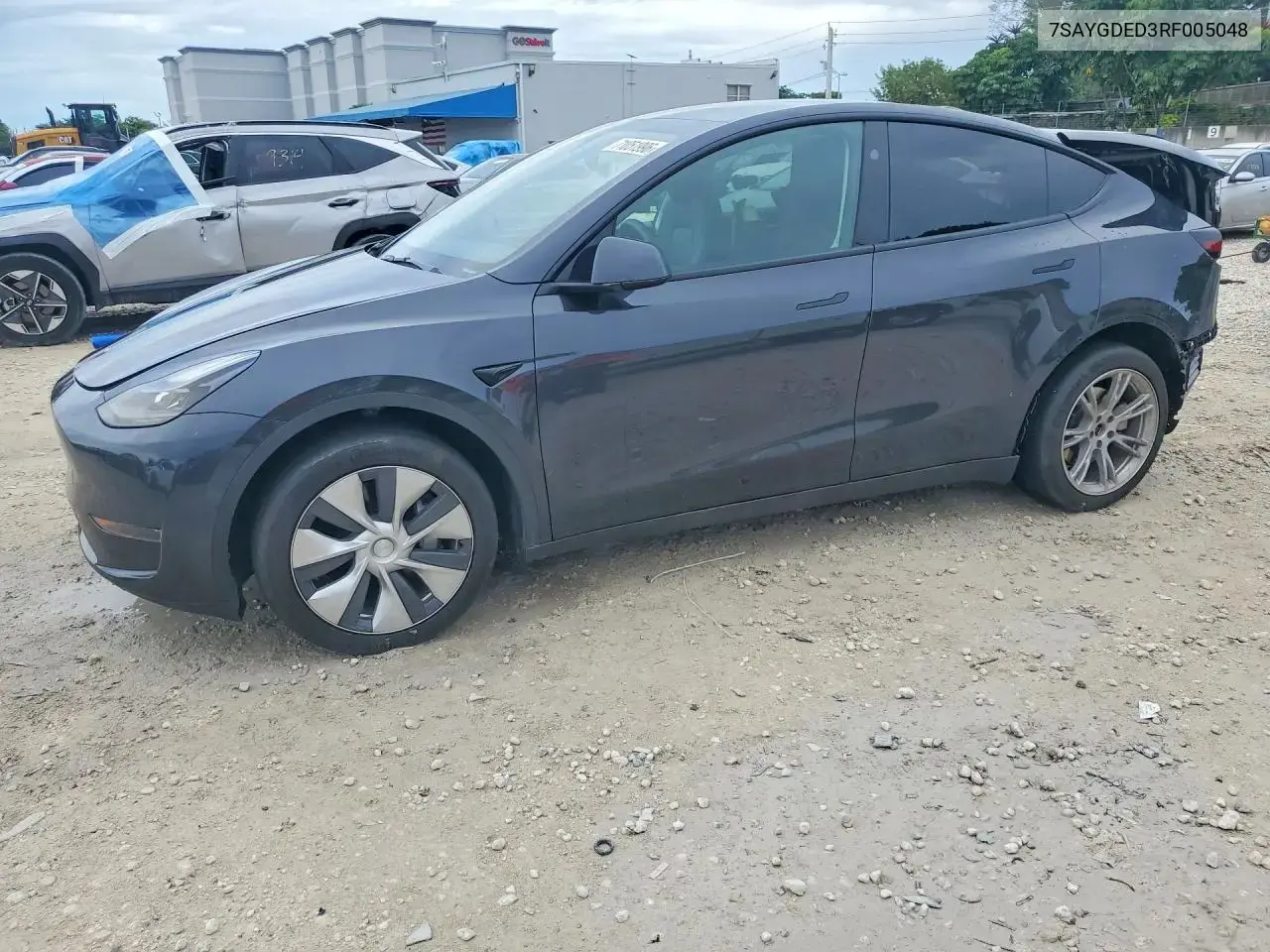 Tesla Model Y 2024