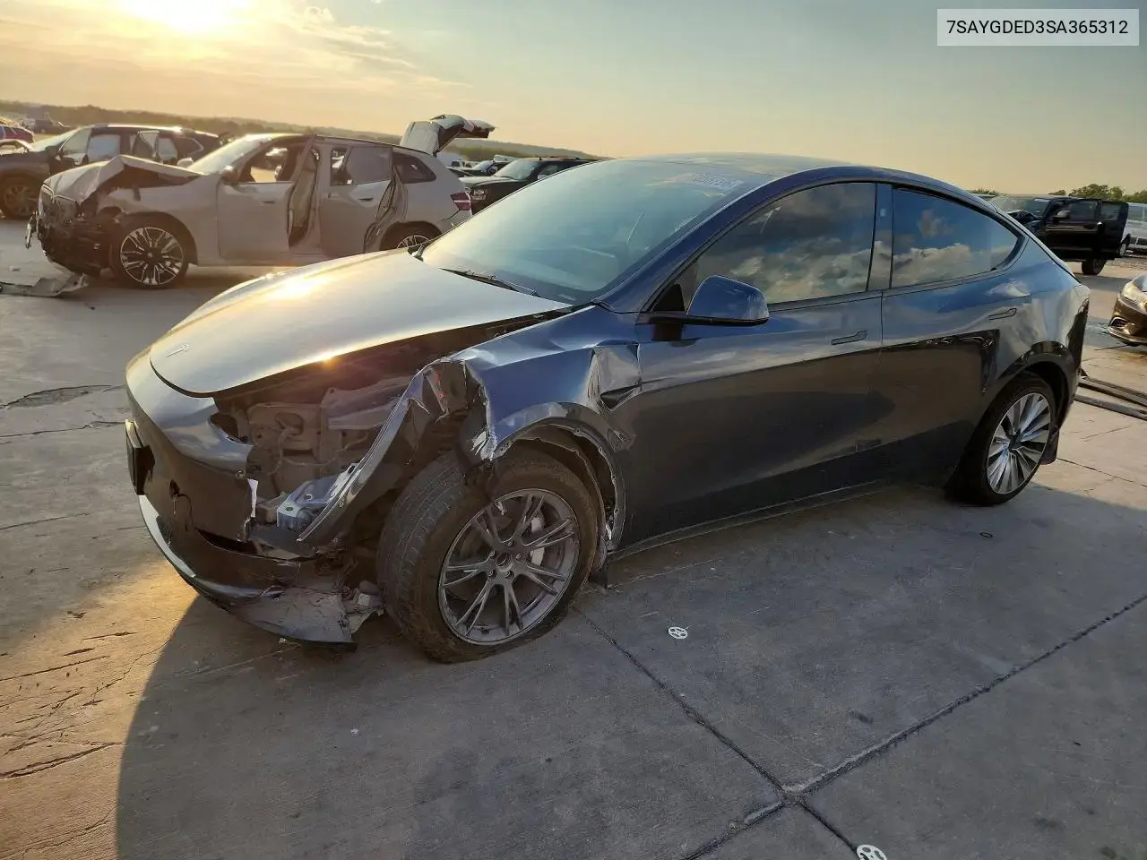 Tesla Model Y 2025