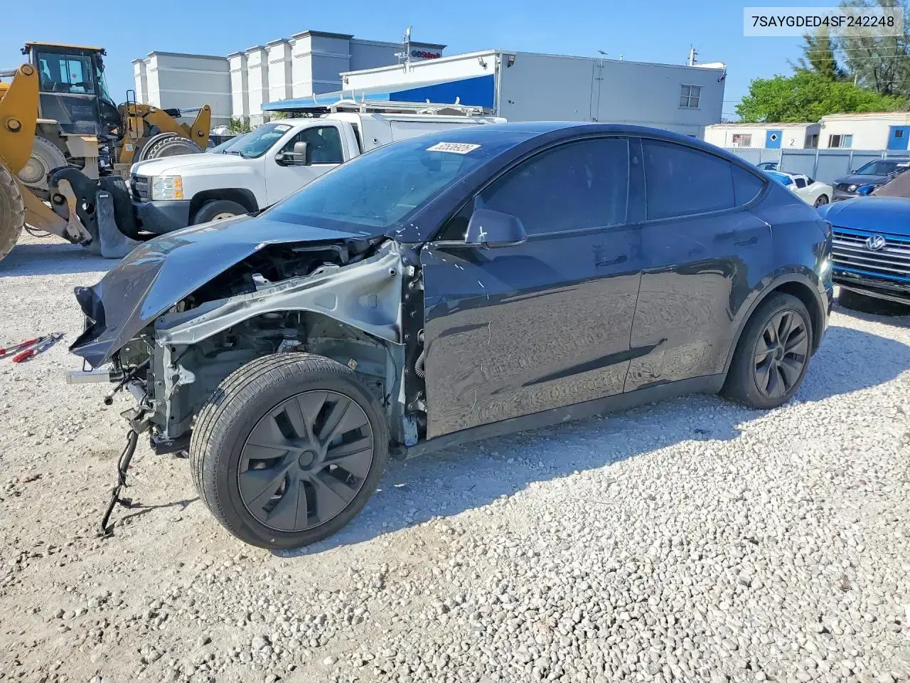Tesla Model Y 2025