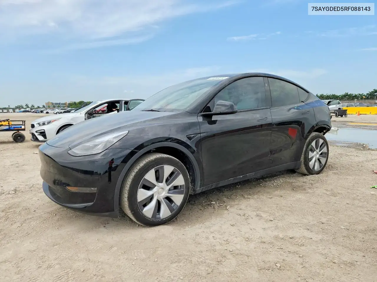 Tesla Model Y 2024
