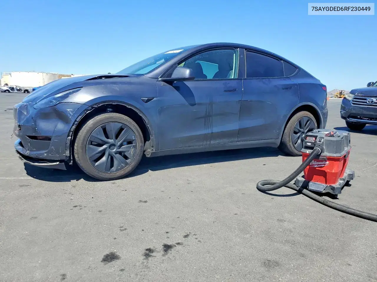 Tesla Model Y 2024