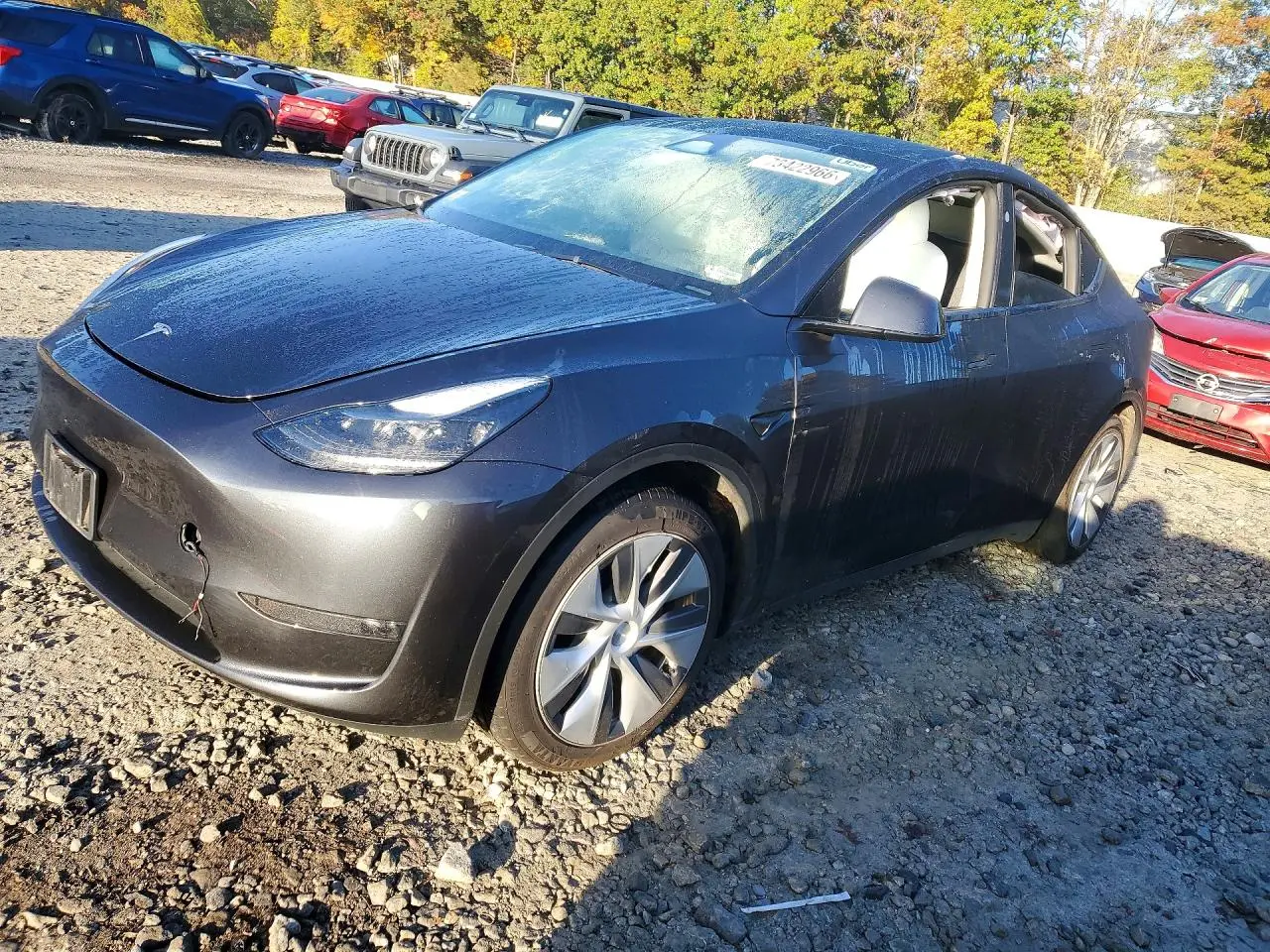 Tesla Model Y 2024