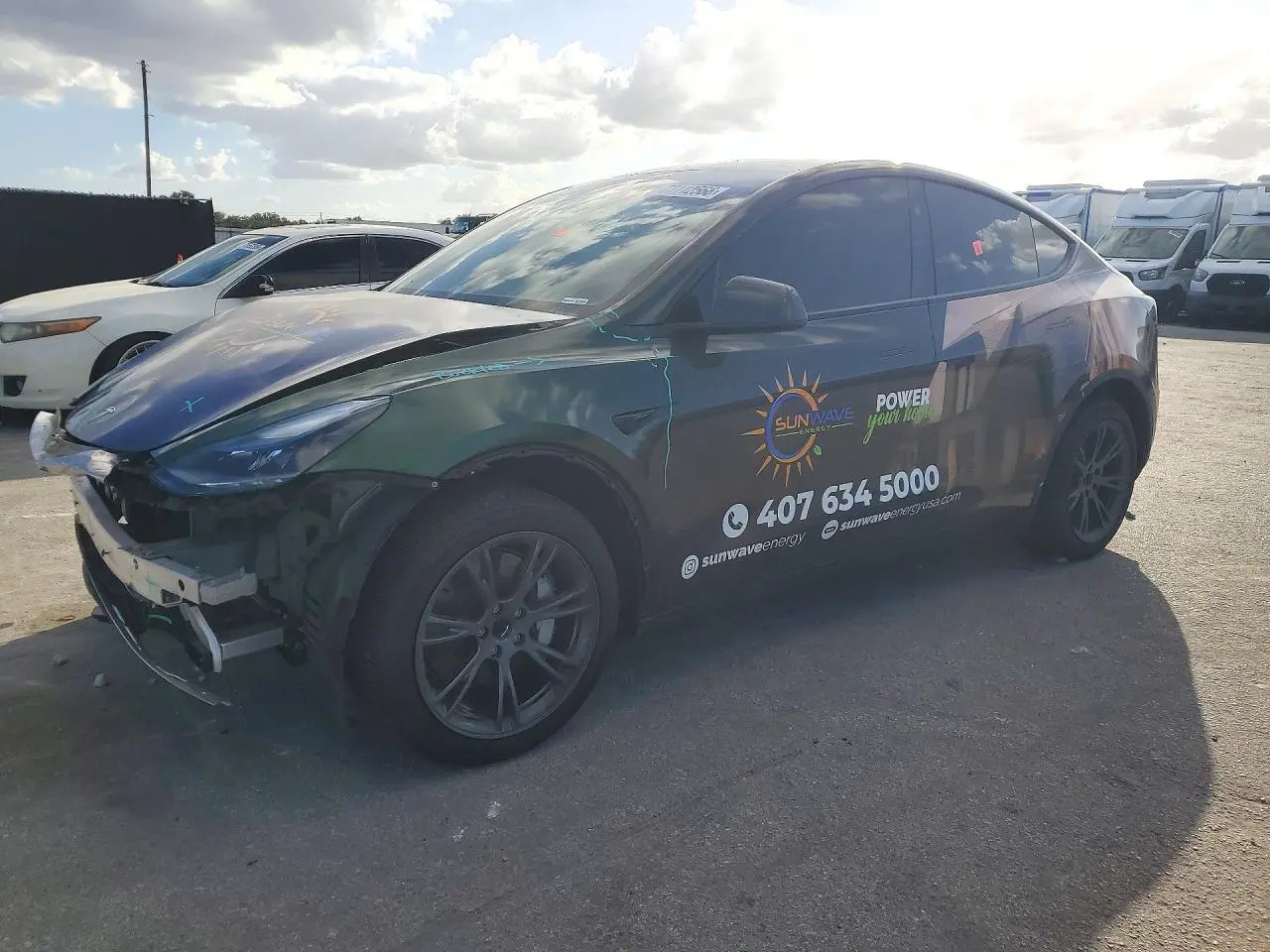 Tesla Model Y 2025