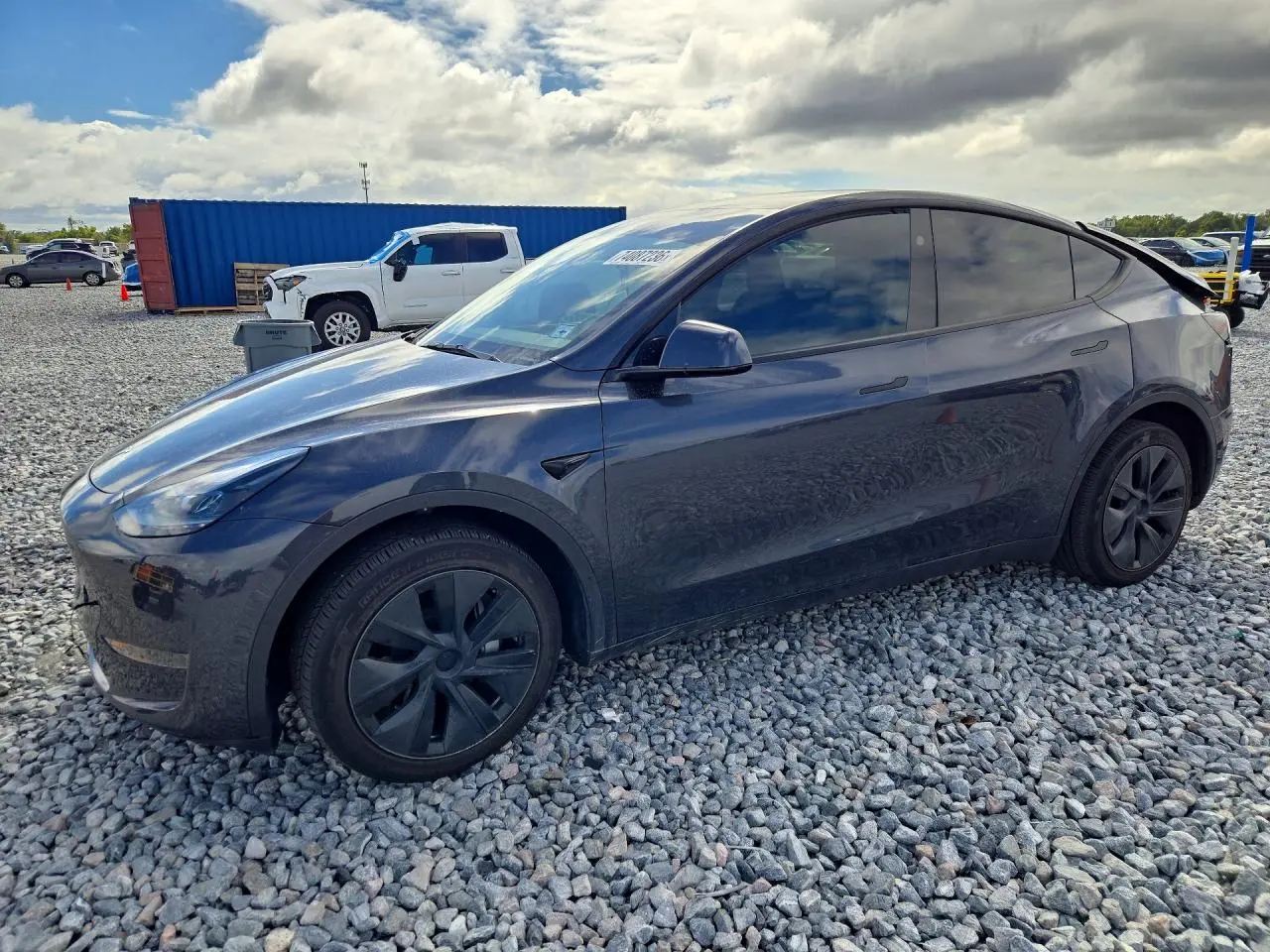 Tesla Model Y 2025