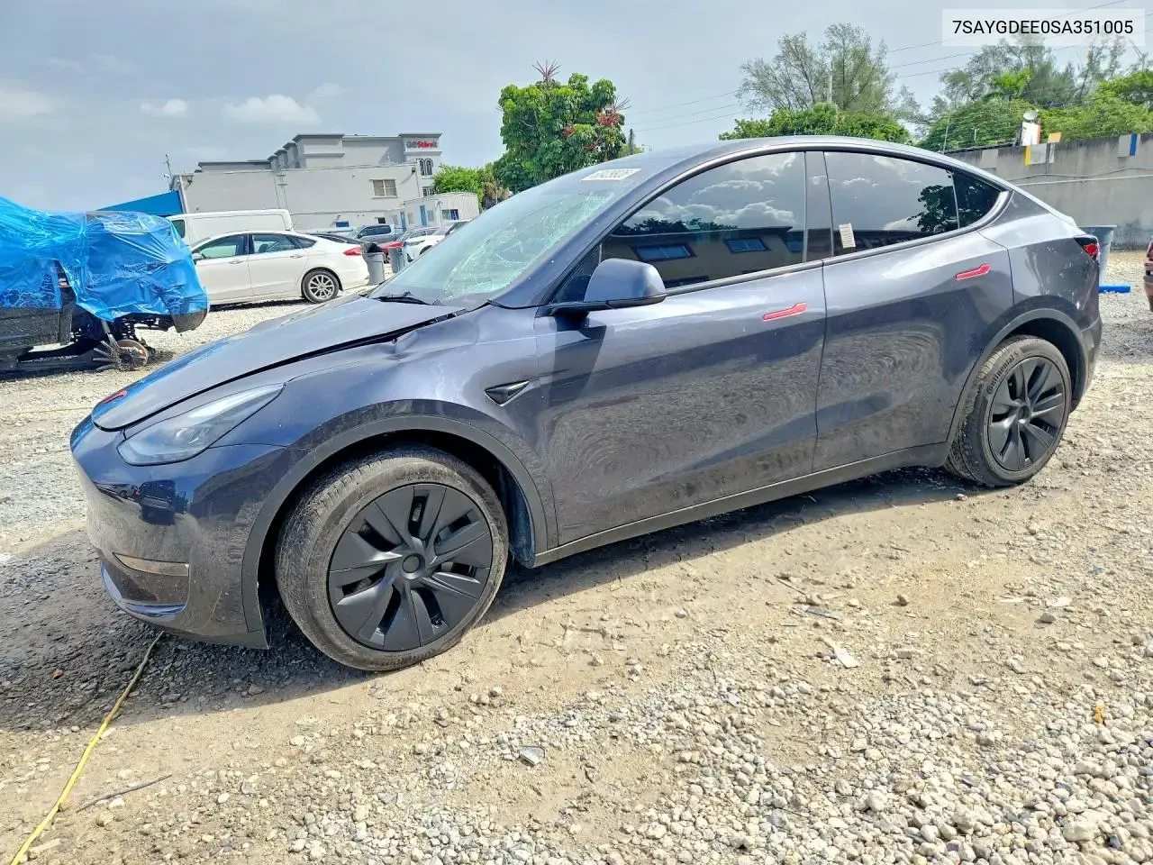 Tesla Model Y 2025