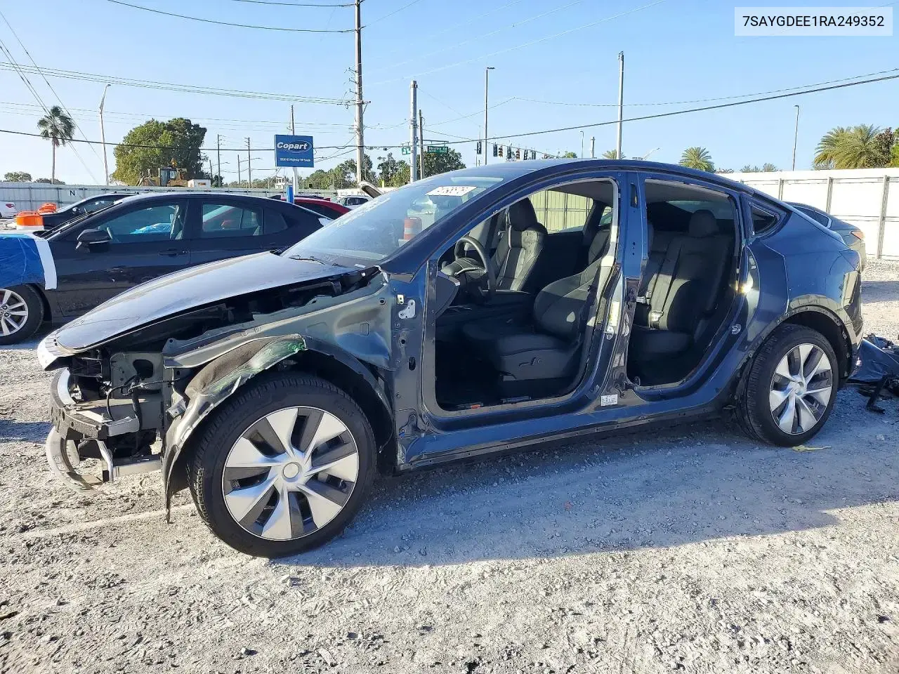 Tesla Model Y 2024