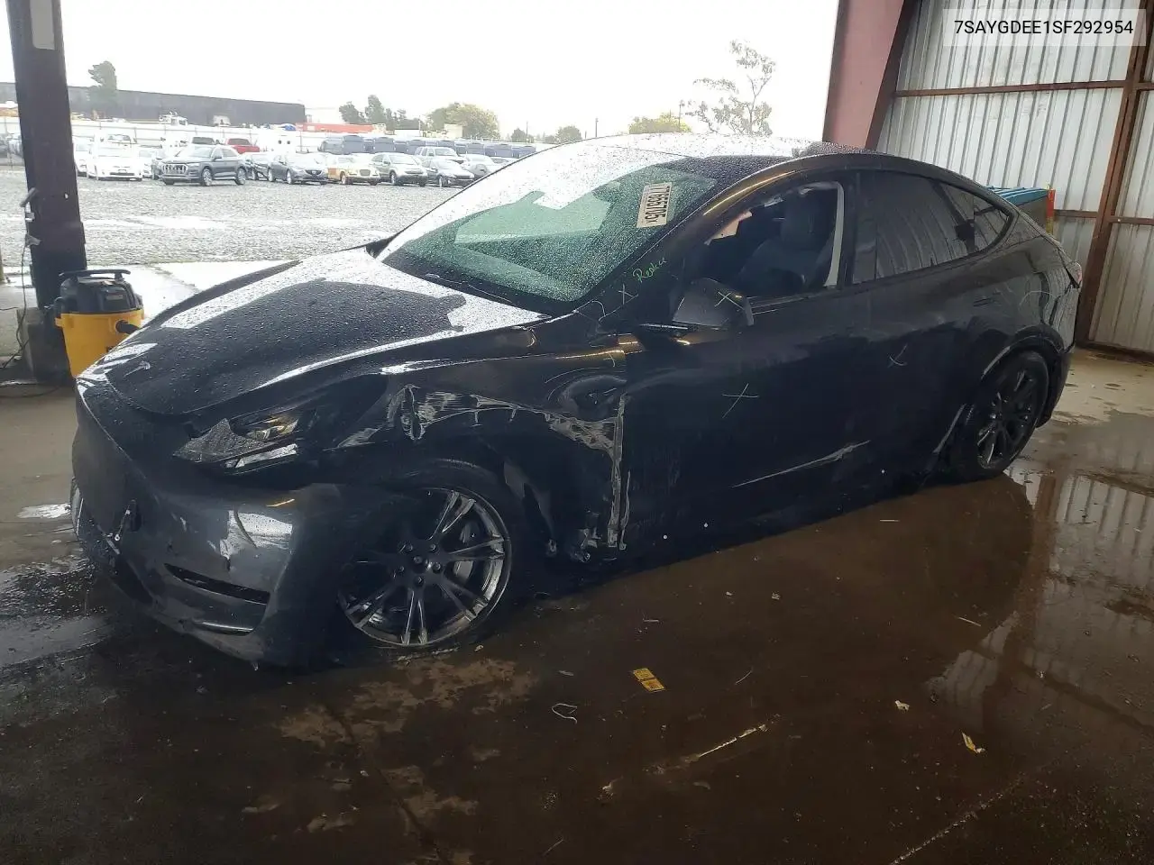 Tesla Model Y 2025