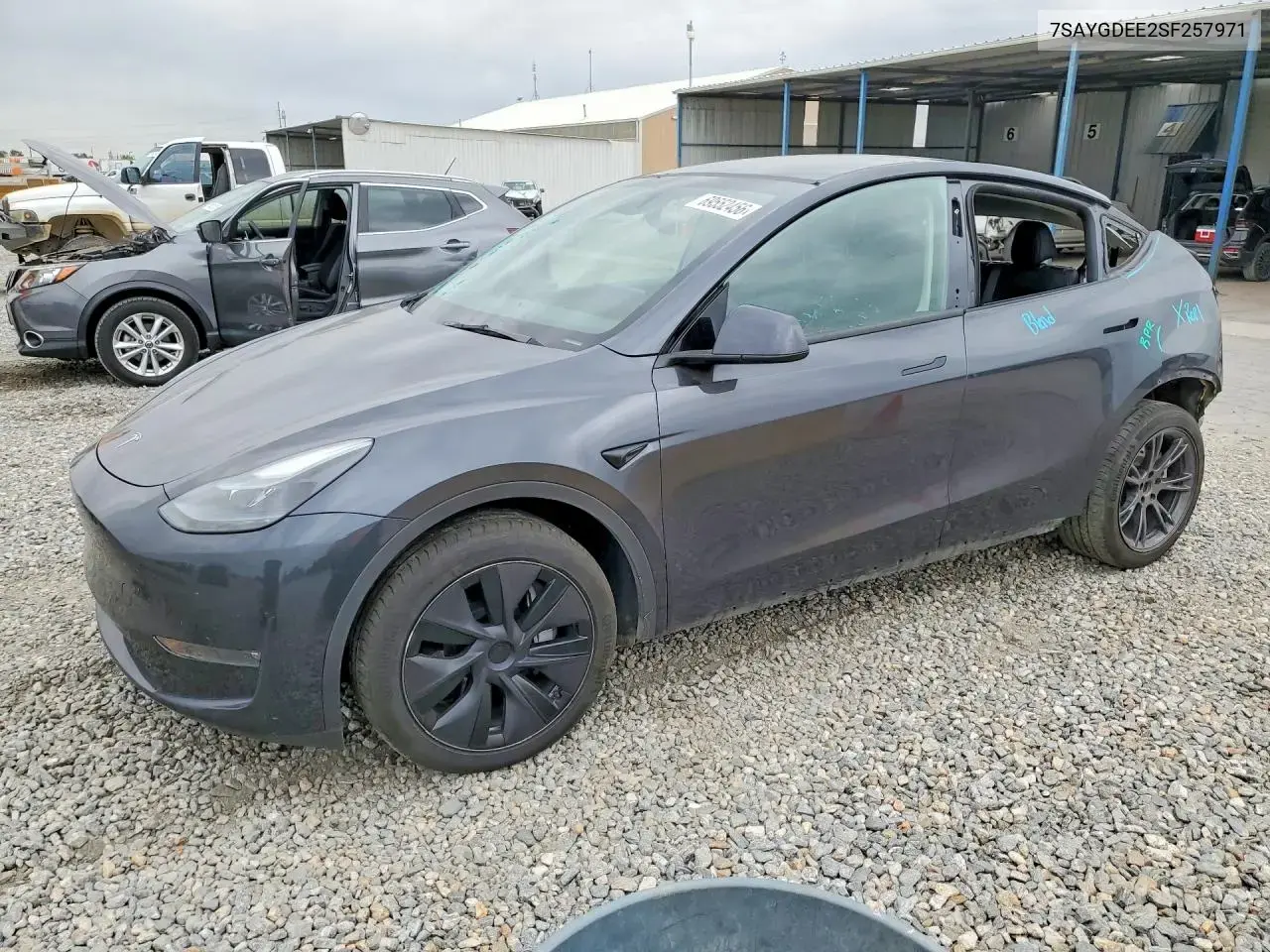 Tesla Model Y 2025